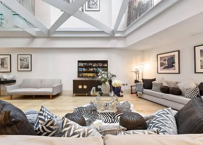 Park Lane Palace- Luxury Sleeps 10