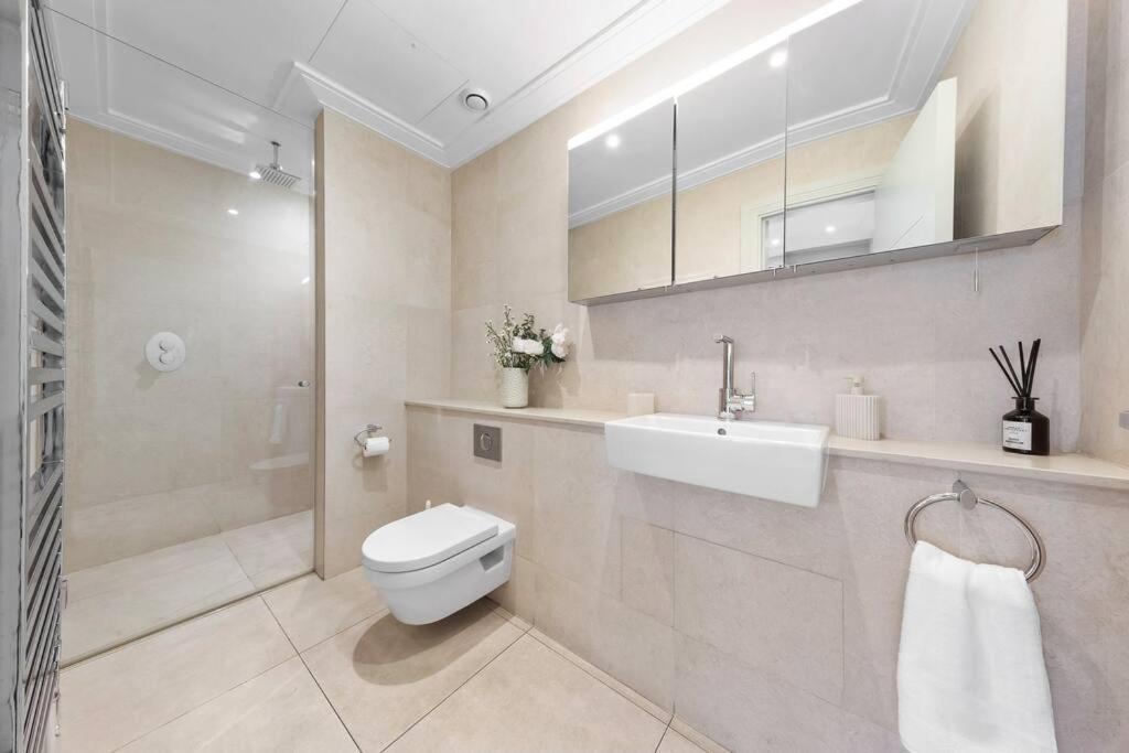 Park Lane Palace- Luxury Sleeps 10 Appartamento