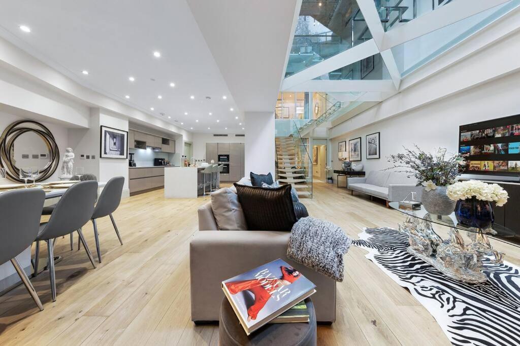 Park Lane Palace- Luxury Sleeps 10 Appartamento *