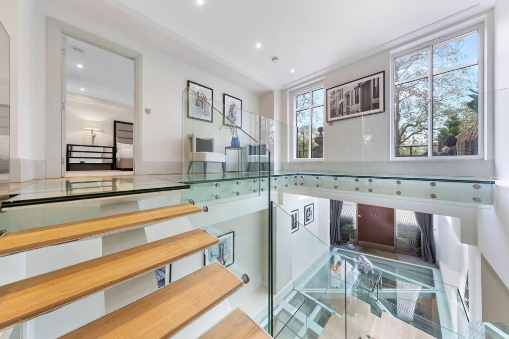 Park Lane Palace- Luxury Sleeps 10 Appartamento Londra