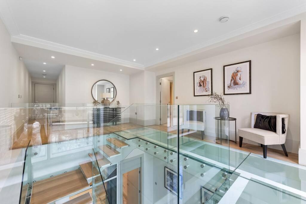 Park Lane Palace- Luxury Sleeps 10 Appartamento Londra