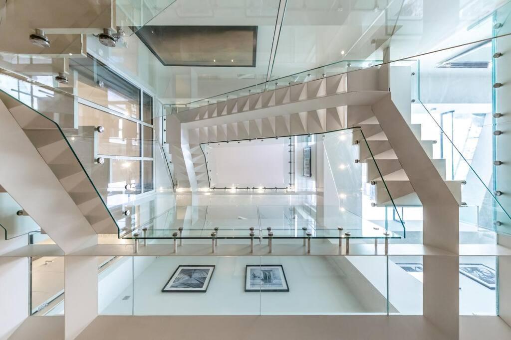 Appartamento Park Lane Palace- Luxury Sleeps 10 Londra