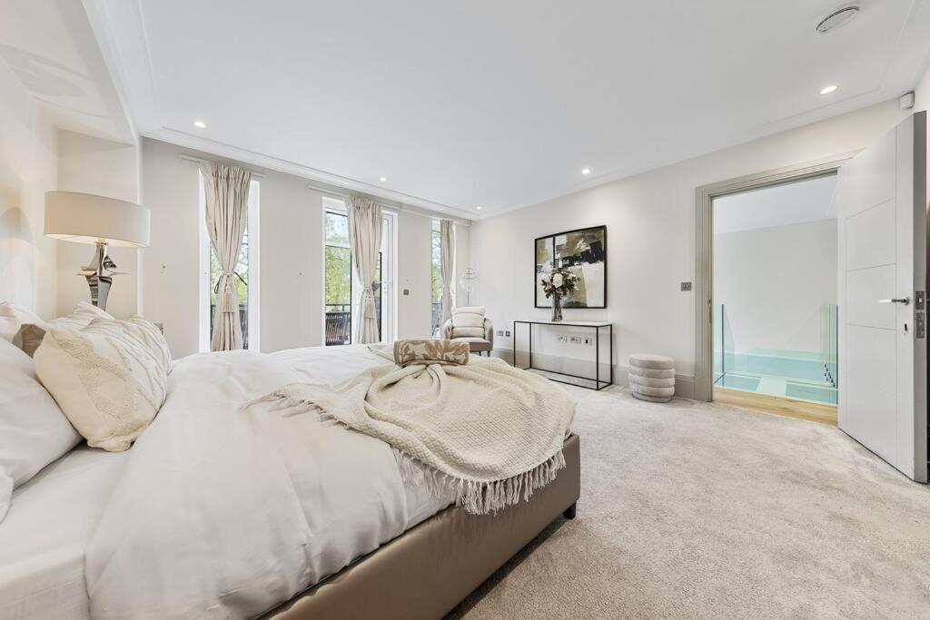 Park Lane Palace- Luxury Sleeps 10 Londra