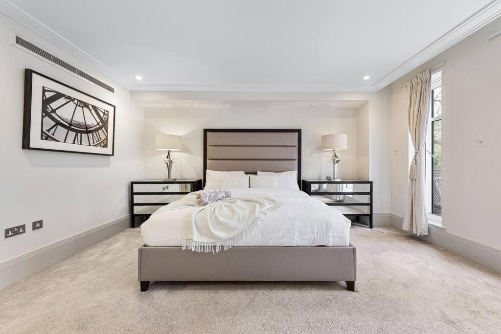 Park Lane Palace- Luxury Sleeps 10 Apartment *