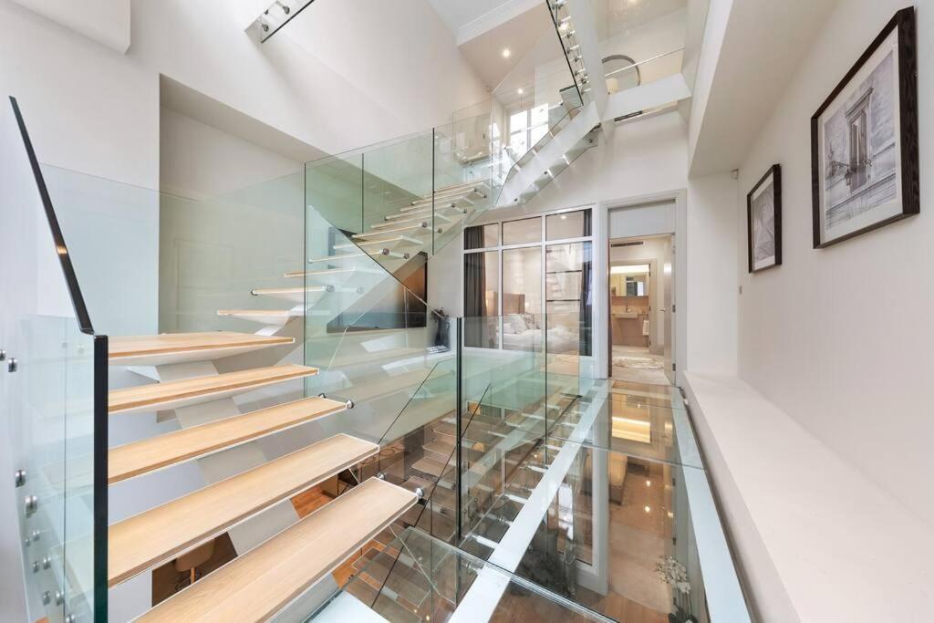 Park Lane Palace- Luxury Sleeps 10 Appartamento Londra