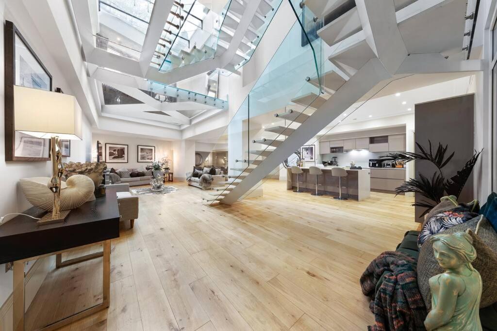 Park Lane Palace- Luxury Sleeps 10 Appartamento
