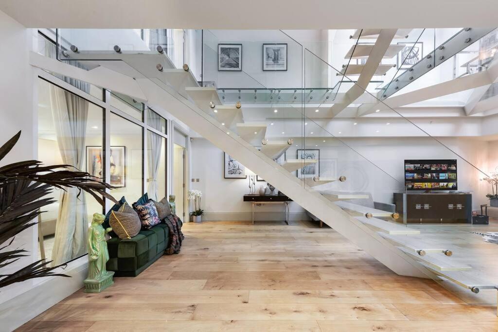 Park Lane Palace- Luxury Sleeps 10 * Londra
