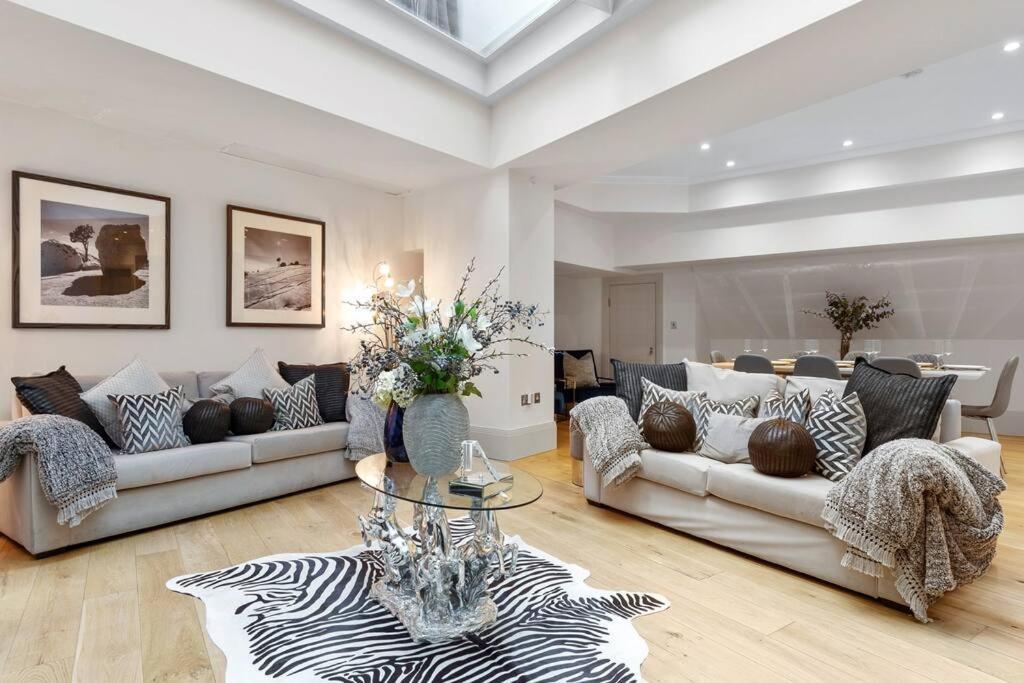 Park Lane Palace- Luxury Sleeps 10 Appartamento *